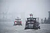 Der Jugendliche ist im Hamburger Hafen von einer Hadag-Fähre in die Elbe gestürzt (Symbolfoto).