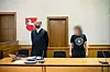 Der selbsternannte „Commander“ erschien mit seinem Anwalt vor dem Landgericht in Oldenburg.