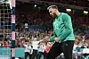 Andreas Wolff feiert eine Parade