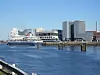 Kreuzfahrtschiff hat am neuen Hamburger Terminal in der HafenCity angeleg