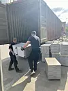 Möbelpacker bei der Arbeit