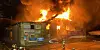 Meterhoch schlugen die Flammen aus dem Bootshaus in Flensburg.