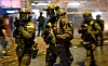 Spezialkräfte der Polizei stehen am 07.07.2017 im Schanzenviertel in Hamburg