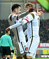 Hatten sich besonders lieb in Paderborn: Manolis Saliakas (links) und Lukas Daschner.