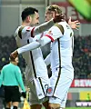 Hatten sich besonders lieb in Paderborn: Manolis Saliakas (links) und Lukas Daschner.