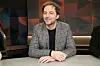 Nils Kumkar: Junger Mann im Karo-Jacket