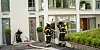 Feuerwehrmänner am Einsatzort am Mittelweg.