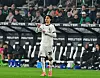 Borussia Mönchengladbach-Spieler Wael Mohya gibt Anweisungen auf dem Spielfeld