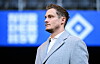 Marcell Jansen schaut skeptisch in die Ferne.