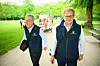 Rüdiger Siechau (l.), Geschäftsführer der Hamburger Stadtreinigung, und Jens Kerstan (Bündnis 90/Die Grünen), Senator für Umwelt und Energie der Freien und Hansestadt Hamburg, sind zum Beginn der „CleanSchnack“-Kampagne der Hamburger Stadtreinigung im Stadtpark unterwegs.