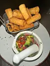 Frittierte Nudeln können die Gäste im „La Cicchetteria“ bestellen – und müssen den Dip selber stampfen.