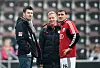 Ralph Gunesch mit dem damaligen Co-Trainer Timo Schultz und Fabian Boll (v.r.)