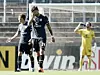 Philipp Ziereis (l.) und Boris Tashchy scheiterten mit dem FC St. Pauli im DFB-Pokal an Elversberg.