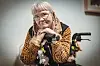 Birgit Kösper (70) kann endlich wieder richtig gucken – selbst auf Basics wie eine passende Brille müssen viele Senioren wegen des Geldes verzichten.