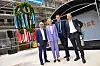 Bauherr Jan Petersen, Senatorin Dorothee Stapelfeldt, Senator Andreas Dressel und Architekt Finn Warncke (v.l.).