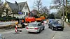 Ordentlich was los auf der Elbchaussee: Autos fahren an der Baustelle vorbei.