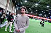 Mats Hummels steht auf einem Hallenfeld