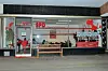 Die beschmierte Fassade des SPD-Büros in Hamburg-Barmbek.