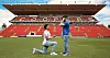 Joshua Cavallo macht seinem Freund einen Heiratsantrag im Stadion
