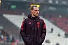 Joshua Kimmich hält die Hände in den Taschen