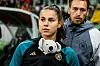 Lena Oberdorf in DFB-Jacke mit Koala Waru
