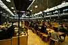 Regional einkaufen und essen unter einem Dach: Der „Time Out Market“ in Lissabon ist ein Vorbild für das geplante „MarktDeck“ in Hamburg.