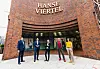 Finanzsenator Andreas Dressel (SPD), Kultursenator Carsten Brosda (SPD), Center-Mangerin des Hanseviertels Sylvia Nielius, Geschäftsführer Hamburg Kreativ Gesellschaft Egbert Rühl und Mitinitiatorin von „meetFrida“ Anna Schwan bei der Vorstellung der Pläne. (v.l.n.r)