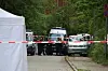 Polizisten sichern den Tatort ab. In unmittelbarer Nähe wurde am Dienstag ein Mann erschossen. Nun gab es Festnahmen.
