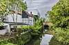 Eine Brücke führt über den Fluss Hase in Osnabrück.