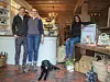 Ein gutes Team: Björn Bohlen (32) mit Freundin Sabrina Walterscheidt (31), Labrador-Mischling Henri und Jovitha James (29).
