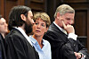 Christina Block steht neben ihren Verteidigern Otmar Kury (r) und Ingo Bott für den Prozessbeginn.