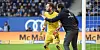 Unterlaubtes Coaching: St. Paulis Torwarttrainer Mathias Hain (r.) gibt Torwart Robin Himmelmann während des Spiels Ratschläge.
