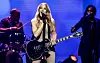Die Sängerin Ellie Goulding steht bei der Eröffnung des Reeperbahn-Festivals auf der Bühne.