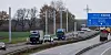 Autos und Lastwagen fahren auf der A1 zwischen Reinfeld und Lübeck (Archivbild).