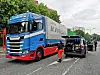 Die Polizei hat die Unfallstelle am Oher Weg abgesperrt.