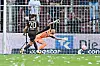 Finn Ole Becker trifft im Stadtderby zum 1:0.