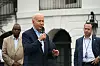 Präsident trotzig: Joe Biden – hier beim Grillfest – will wohl nicht beim Rennen um das Weiße Haus aussteigen.