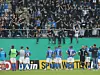 Abstand Fehlanzeige: Fans von Hansa Rostock feiern ihr Team nach der Niederlage gegen Stuttgart.