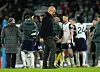 Pep Guardiola guckt enttäuscht auf den Boden
