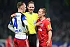 Der Kieler Lewis Holtby wurde von Schiedsrichter Sascha Stegemann vom Platz gestellt.