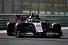 Mick Schumacher fuhr am 11. Dezember im freien Training vor dem Rennen in Abu Dhabi in einem Alfa Romeo einige Runden.