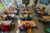 Ein Klassenraum, regulär voll.