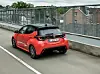 Toyota-Yaris-4-Hybrid-Dynamisch-Seite-Heck-Rot-03.08.20