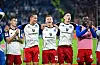 Große Erleichterung: Der HSV feiert und steht vorübergehend wieder an der Tabellenspitze.