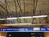 An der S-Bahn-Haltestelle Harburg fehlt die Deckenverkleidung.