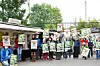 Prellbock Leute demonstrieren gegen Verlegung nach Diebsteich.