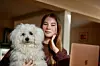 Julie (18), 12. Klasse, mit Filou