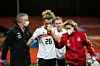 Hoffenheim-Verteidigerin Lena Lattwein nach Zusammenprall mit niederländischer Torhüterin verletzt