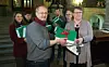 Klaus Schomacker übergibt am 02.03.2016 Ordner mit 26.000 Unterstützer-Unterschriften an Andrea Stöckmann.
