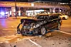 Der Mercedes wurde durch den Aufprall mit dem Streifenwagen auch stark beschädigt.